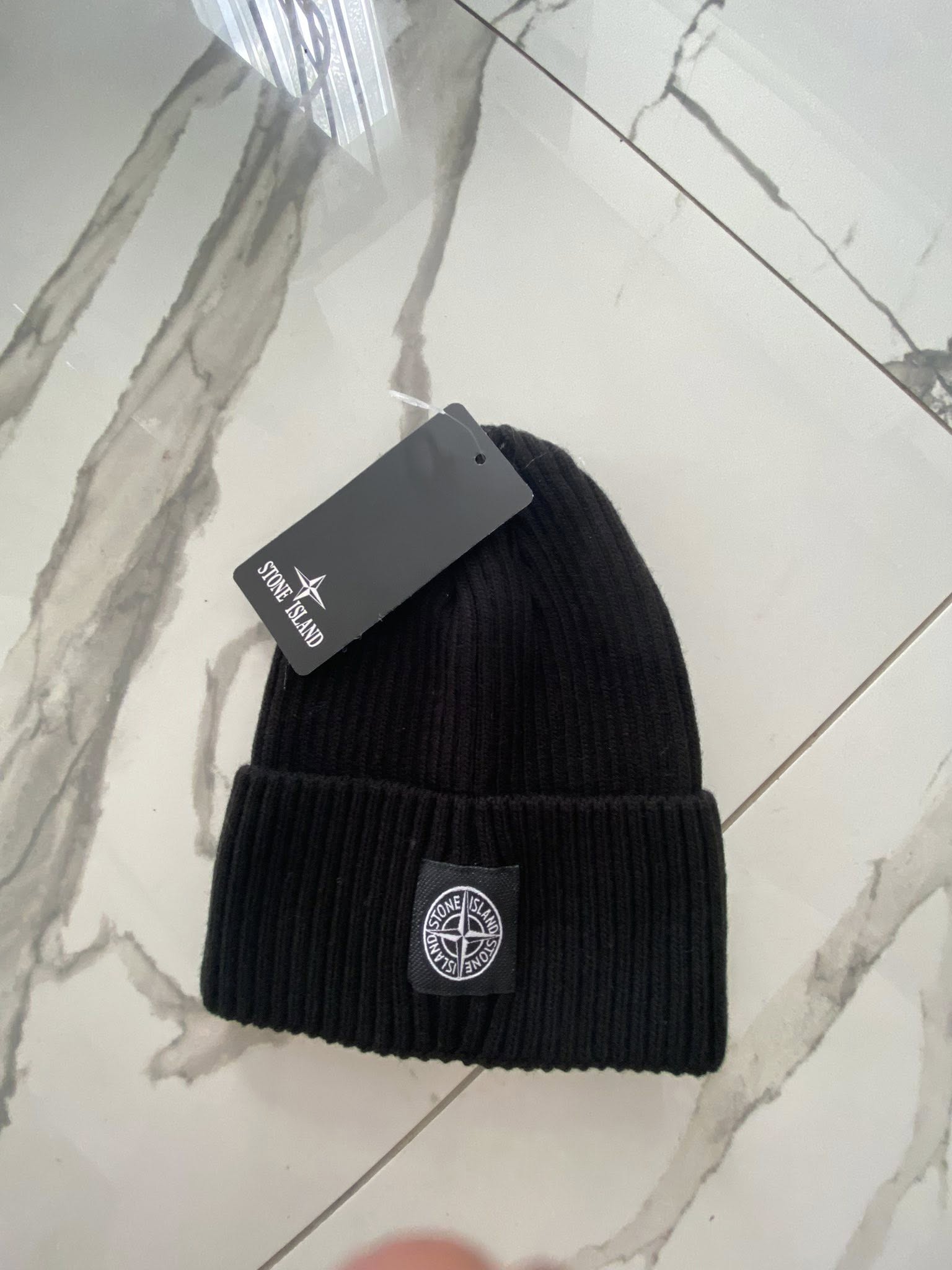 Stone Island talvemüts - Must